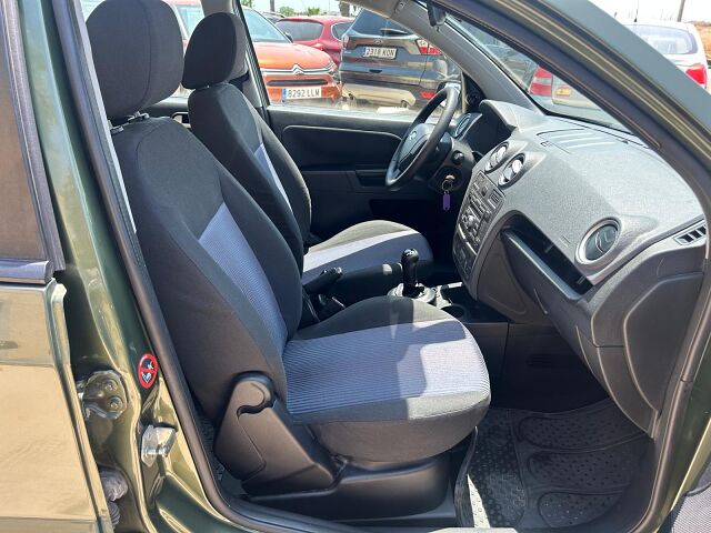 FORD FUSION TREND 1.4 AUTO SPANISH LHD IN SPAIN 123000 MILES SUPER 2006